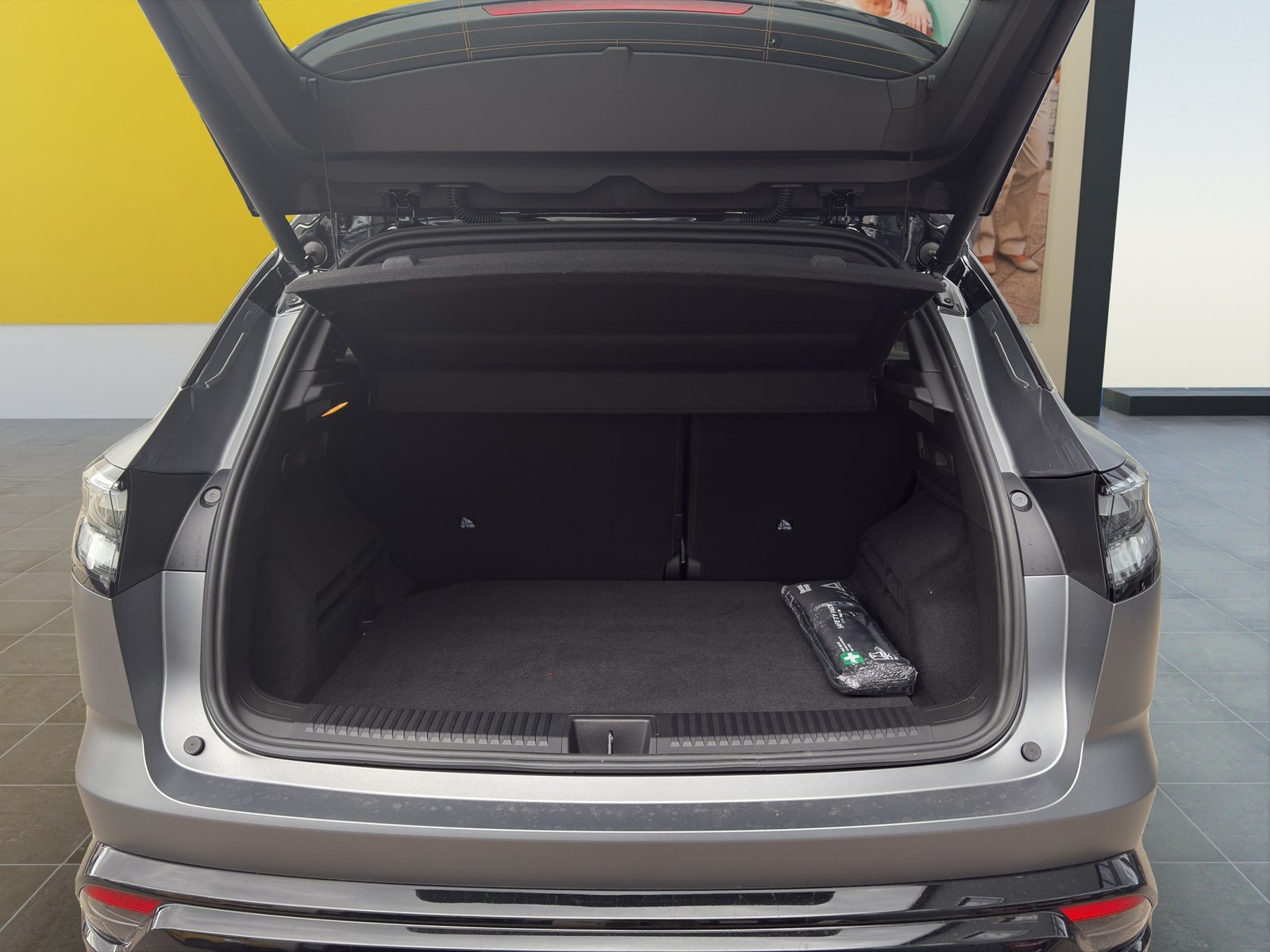 RENAULT Austral 1.2 HEV 200 Iconic Esprit Alpine A, Full-Hybrid Petrol/Electric, Ex-demonstrator, Automatic - 4