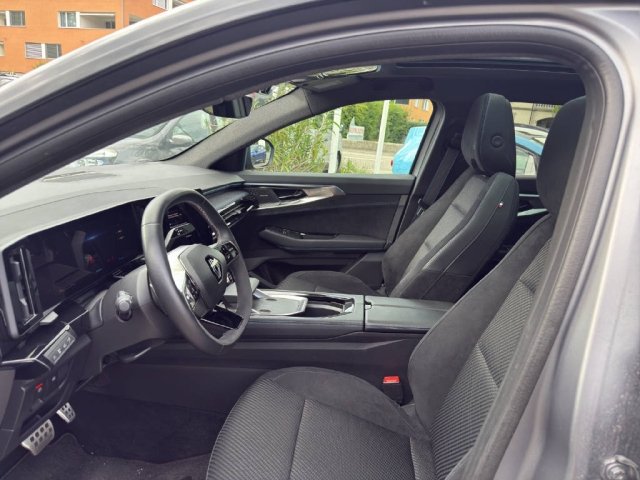 RENAULT Austral 1.2 E-Tech iconic esprit Alpine, Full-Hybrid Petrol/Electric, Ex-demonstrator, Automatic - 5