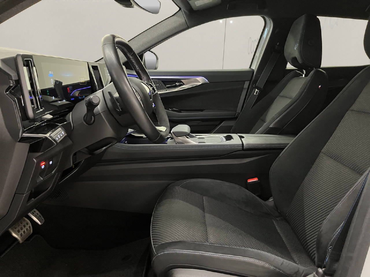 RENAULT Austral 1.2 E-Tech iconic Espr, Voll-Hybrid Benzin/Elektro, Occasion / Gebraucht, Automat - 5