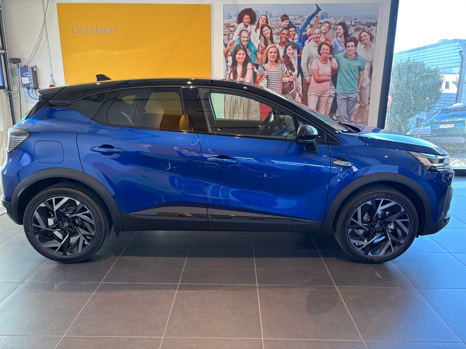 RENAULT Captur 1.8 E-Tech 160 Esprit Alpine DHT, Petrol, New car, Automatic - 4