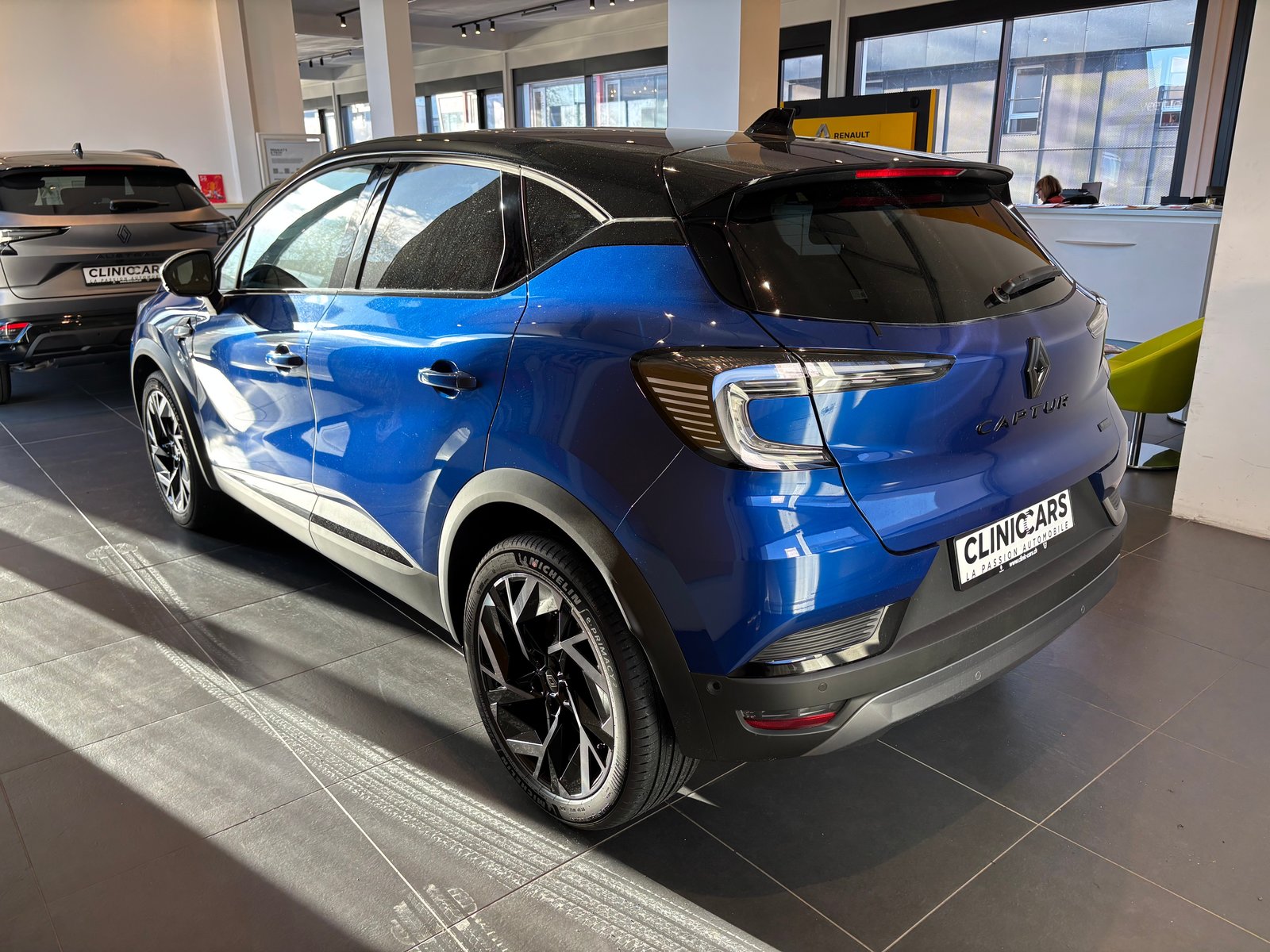 RENAULT Captur 1.8 E-Tech 160 Esprit Alpine DHT, Petrol, New car, Automatic - 5