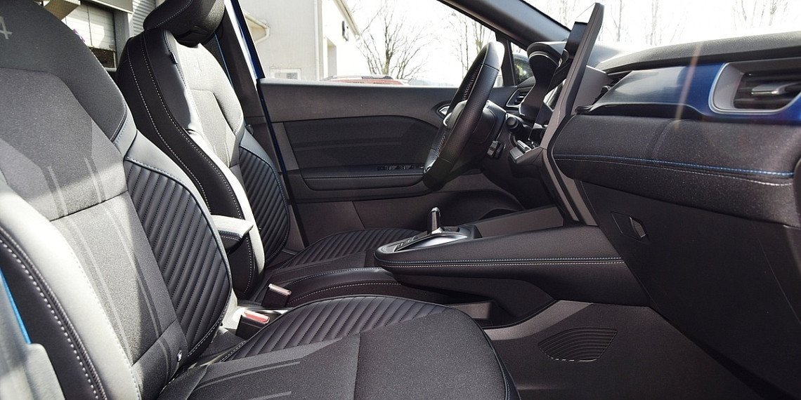 RENAULT Captur 1.8 E-Tech 160 Esprit Alpine DHT mit Winter P, Petrol, New car - 5