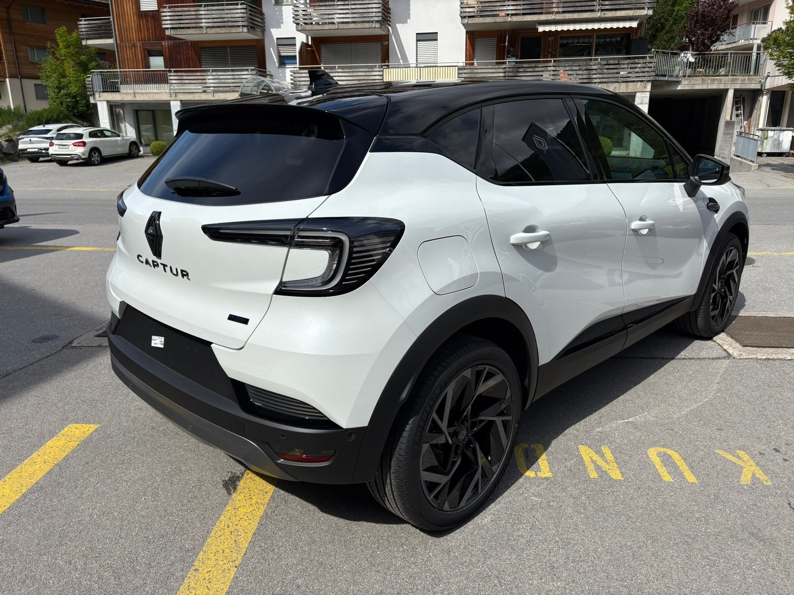 RENAULT Captur 1.8 E-Tech 160 Esprit Alpine, Full-Hybrid Petrol/Electric, New car, Automatic - 5