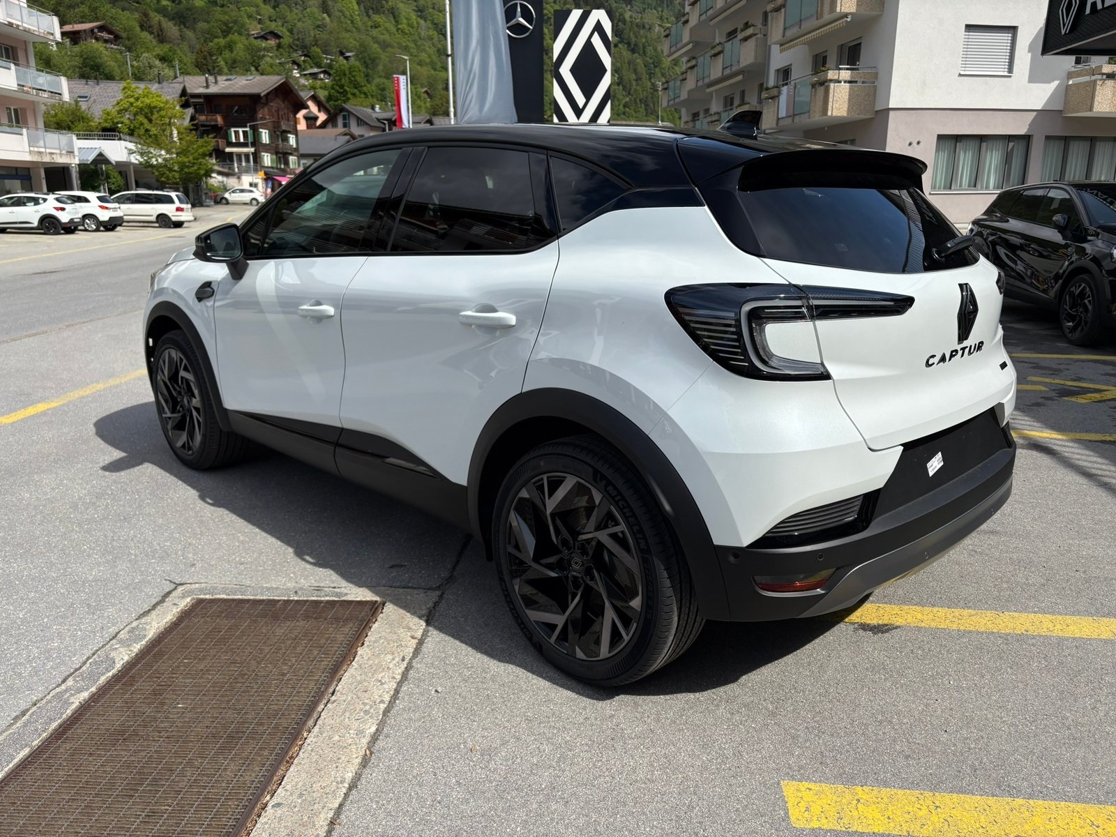 RENAULT Captur 1.8 E-Tech 160 Esprit Alpine, Full-Hybrid Petrol/Electric, New car, Automatic - 7