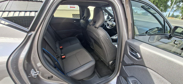 RENAULT Captur 1.3 TCe Es.Alp EDC, Essence, Occasion / Utilisé, Automatique - 6