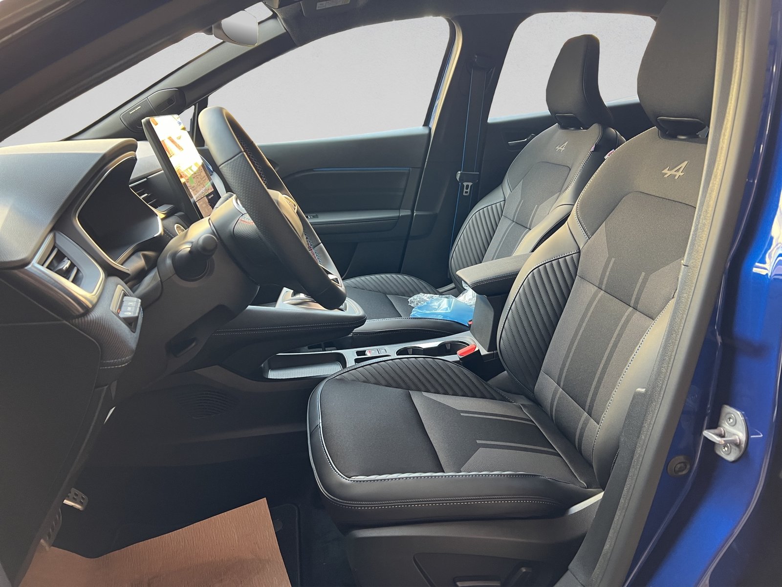 RENAULT Captur 1.8 E-Tech 160 Esprit Alpine DHT, Petrol, Ex-demonstrator, Automatic - 5