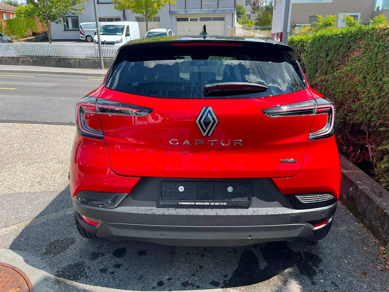 RENAULT CAPTUR FULL HYBRID E-TECH tech, Hybride Intégral Essence/Électricité, Véhicule neuf pré-immatriculé, Automatique - 5