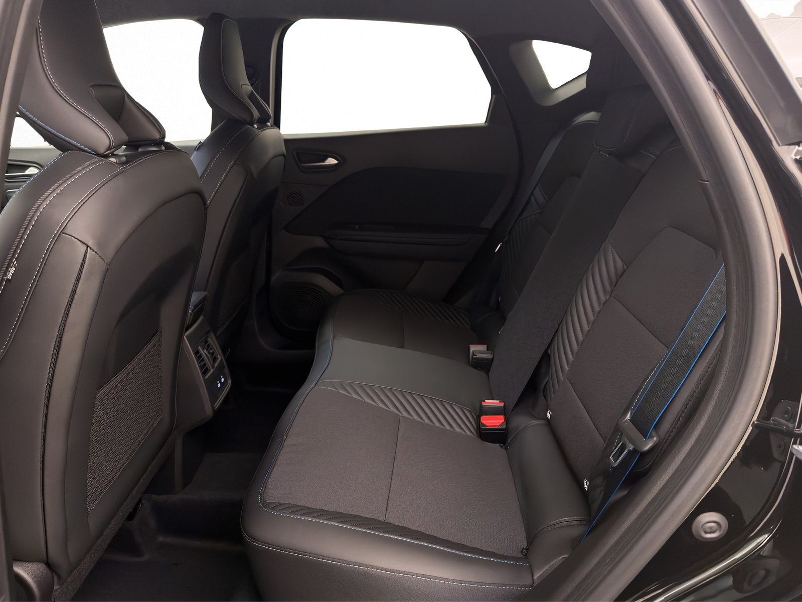 RENAULT Captur 1.8 E-Tech esprit Alpine, Full-Hybrid Petrol/Electric, New car, Automatic - 5