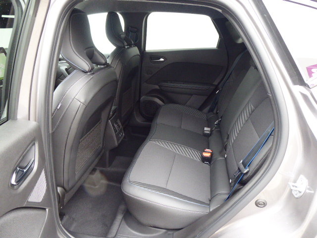 RENAULT Captur 1.3 TCe 140 esprit Alpine EDC, Mild-Hybrid Petrol/Electric, New car, Automatic - 7