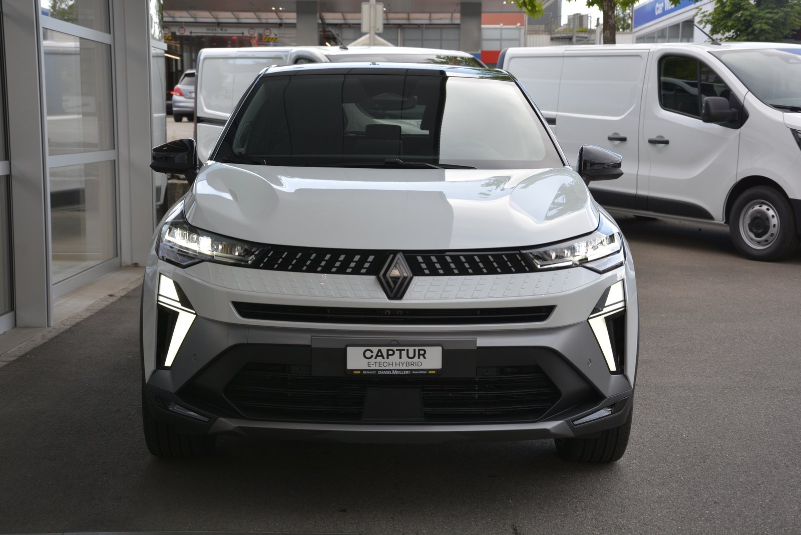 RENAULT CAPTUR esprit Alpine full hybrid E-Tech 160, Full-Hybrid Petrol/Electric, New car, Automatic - 2