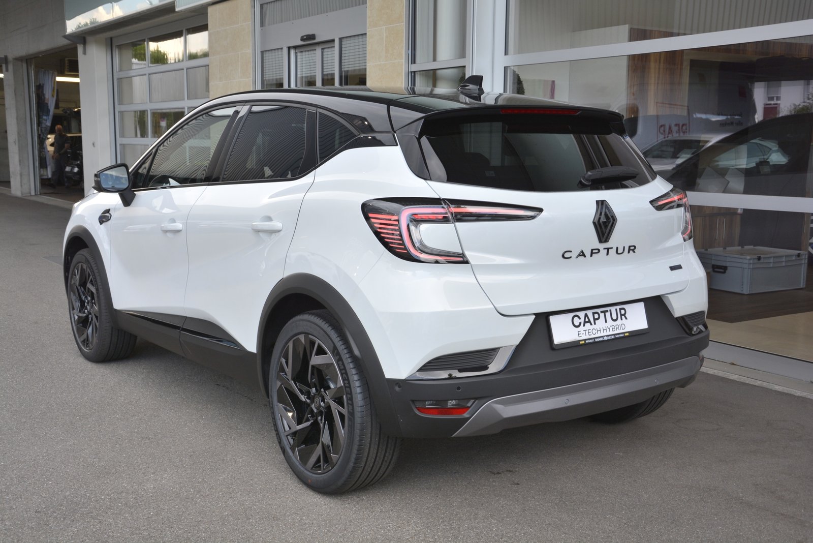 RENAULT CAPTUR esprit Alpine full hybrid E-Tech 160, Full-Hybrid Petrol/Electric, New car, Automatic - 4