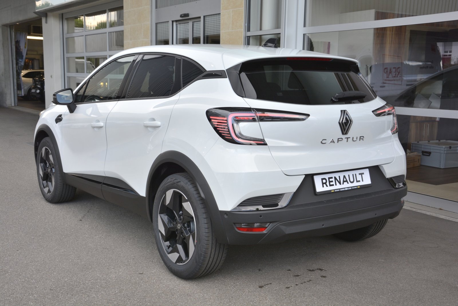 RENAULT CAPTUR techno mild hybrid 140 EDC, Mild-Hybrid Petrol/Electric, New car, Automatic - 5