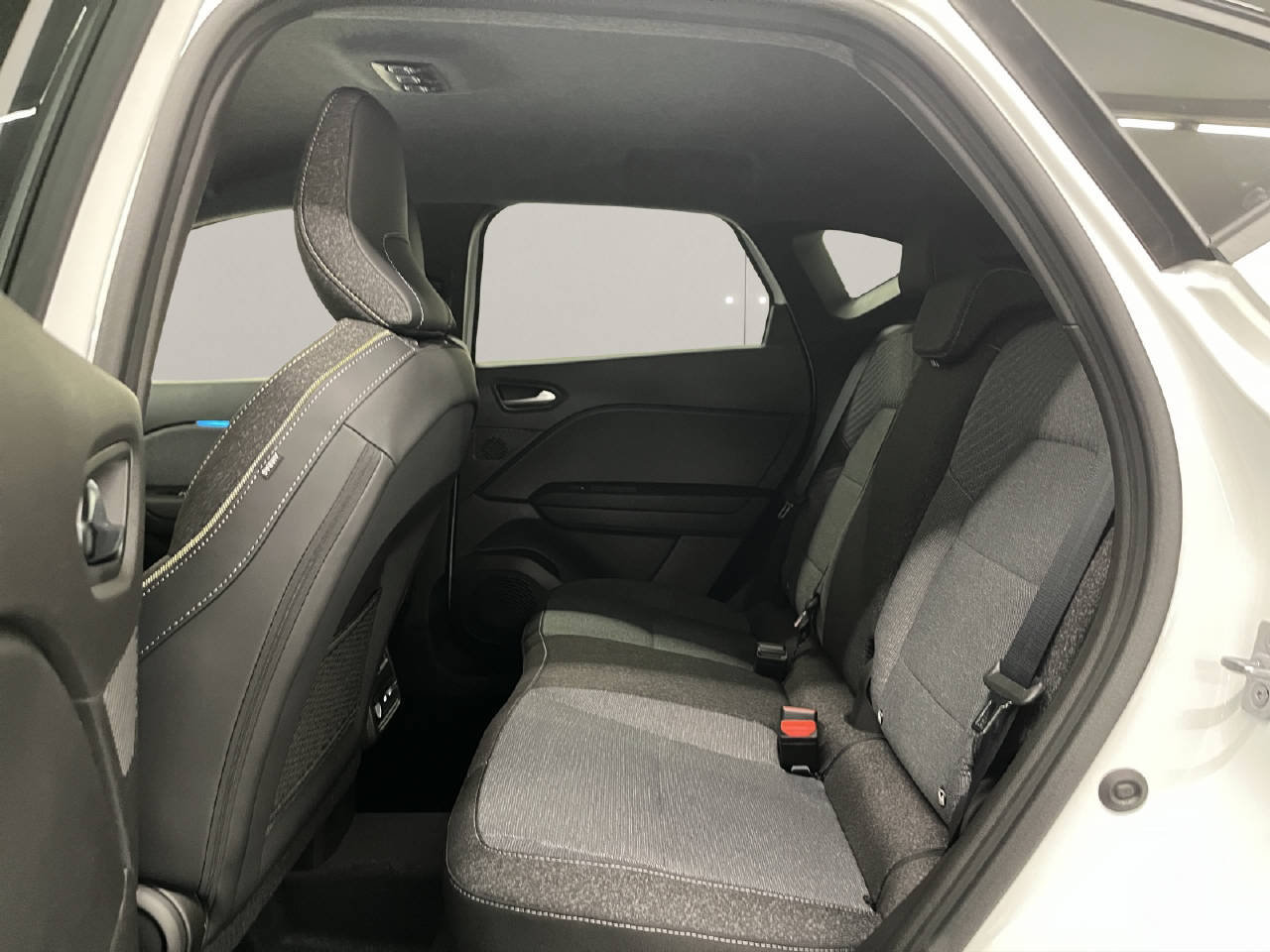 RENAULT Captur 1.8 E-Tech techno, Full-Hybrid Petrol/Electric, New car, Automatic - 7