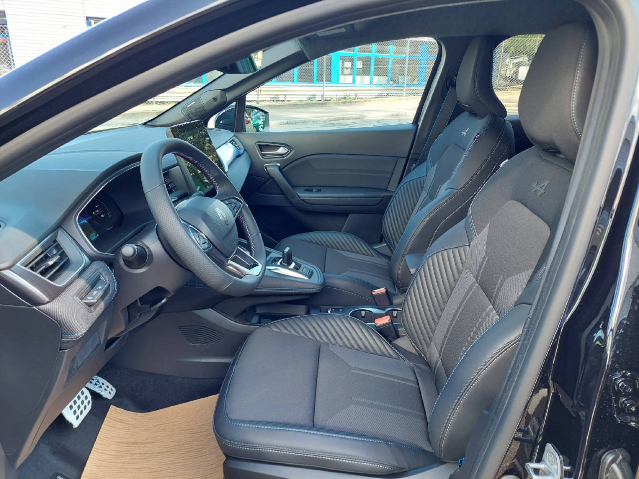 RENAULT Captur 1.8 E-Tech esprit Alpine 160, Voll-Hybrid Benzin/Elektro, Neuwagen, Automatik - 6