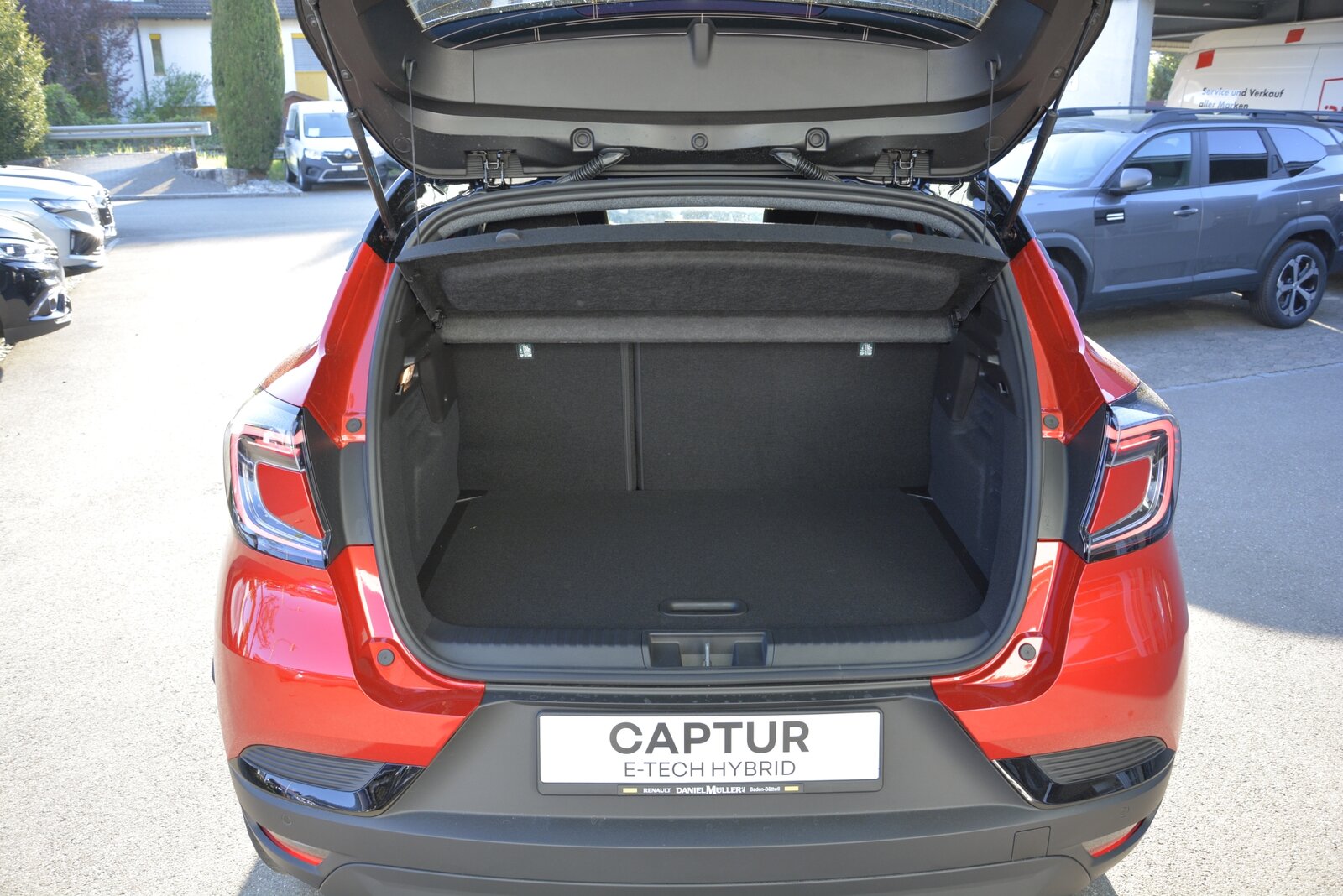 RENAULT CAPTUR techno full hybrid E-Tech 160, Full-Hybrid Petrol/Electric, New car, Automatic - 5