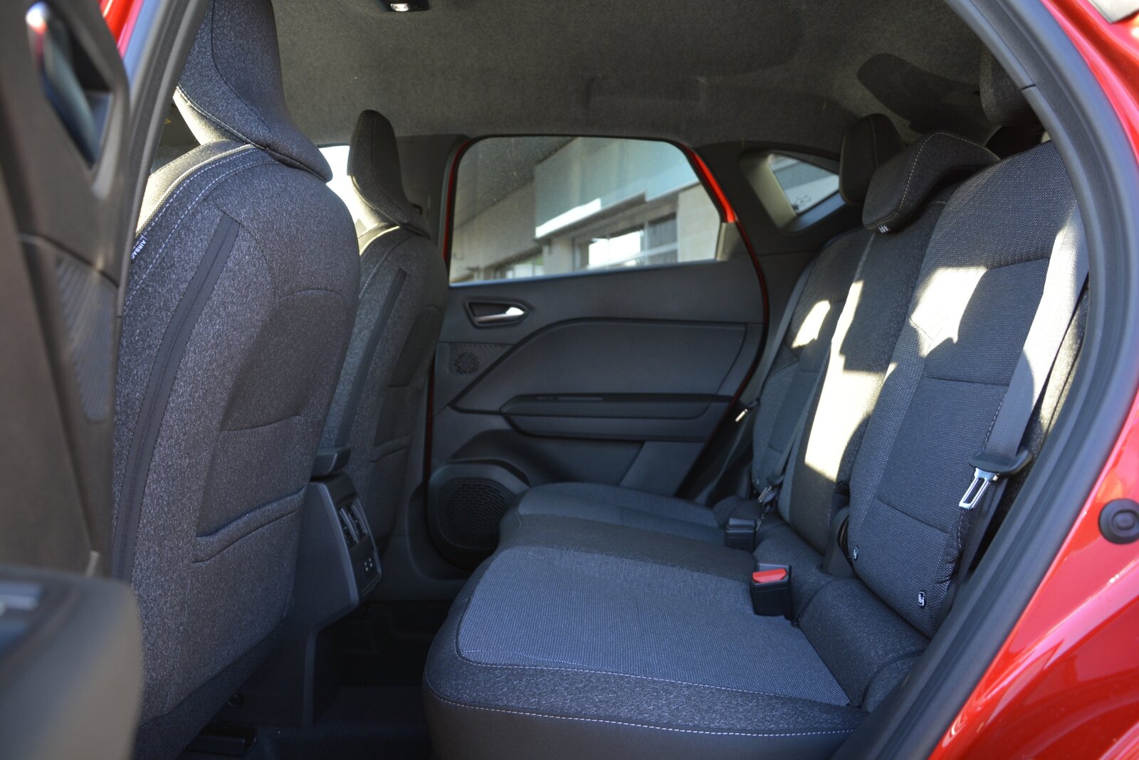 RENAULT CAPTUR techno full hybrid E-Tech 160, Full-Hybrid Petrol/Electric, New car, Automatic - 6