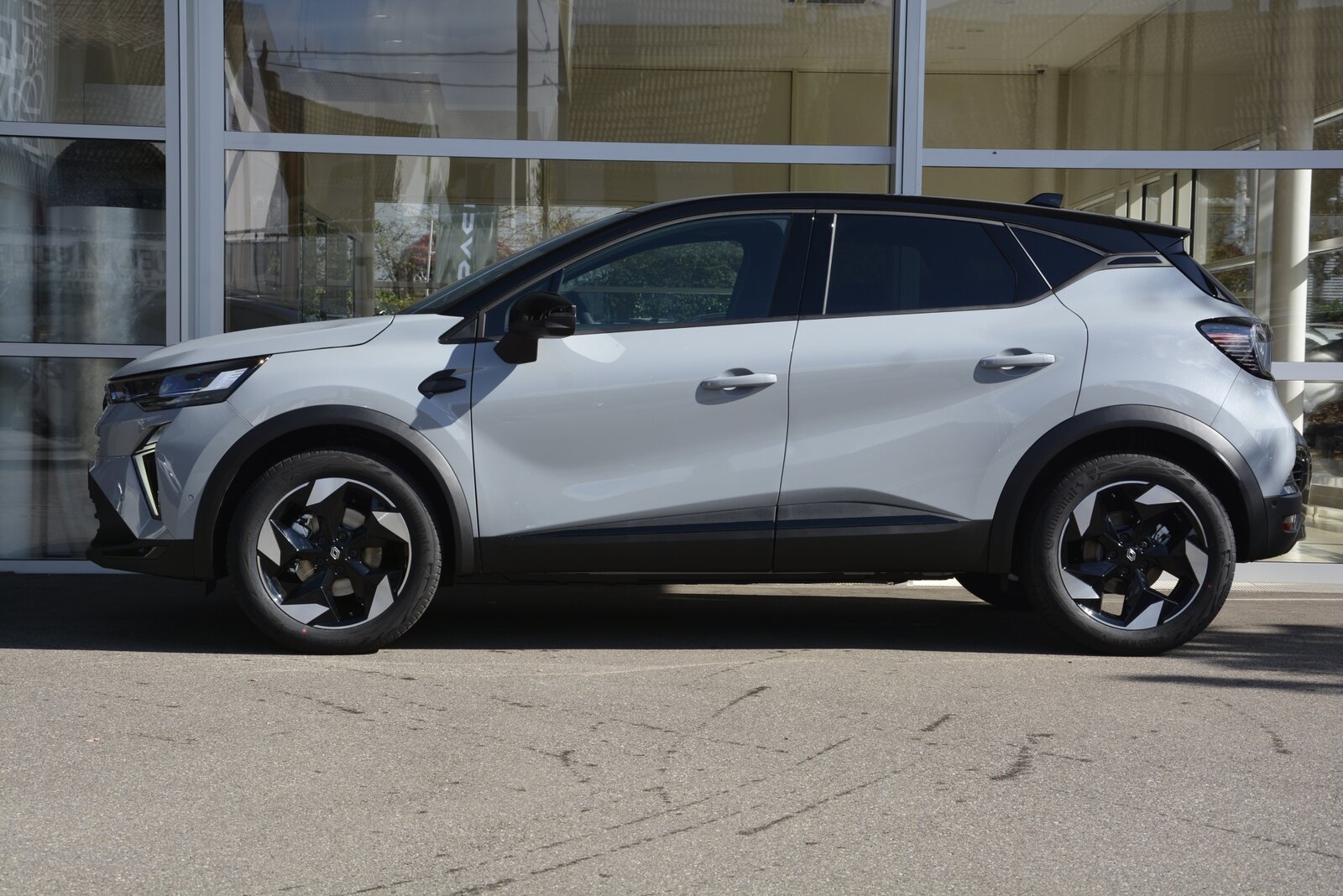 RENAULT CAPTUR techno full hybrid E-Tech 160, Hybride Intégral Essence/Électricité, Voiture nouvelle, Automatique - 3