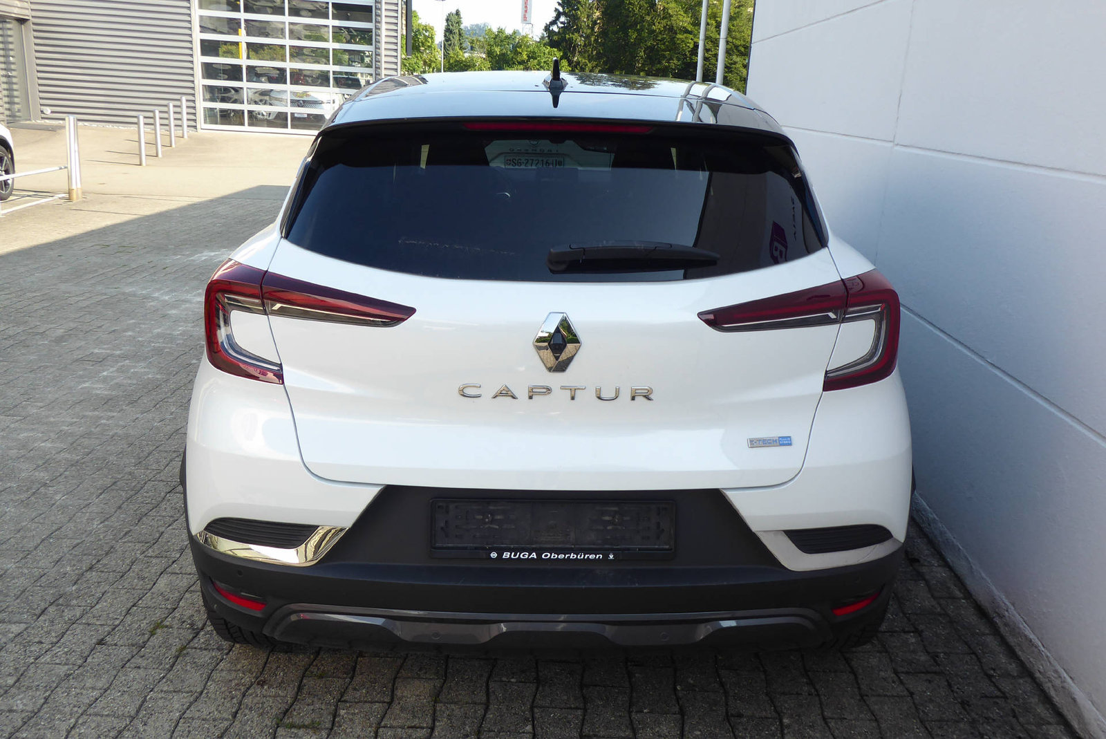 RENAULT Captur 1.6 E-Tech Plug-in Initiale, Plug-in-Hybrid Petrol/Electric, Second hand / Used, Automatic - 4