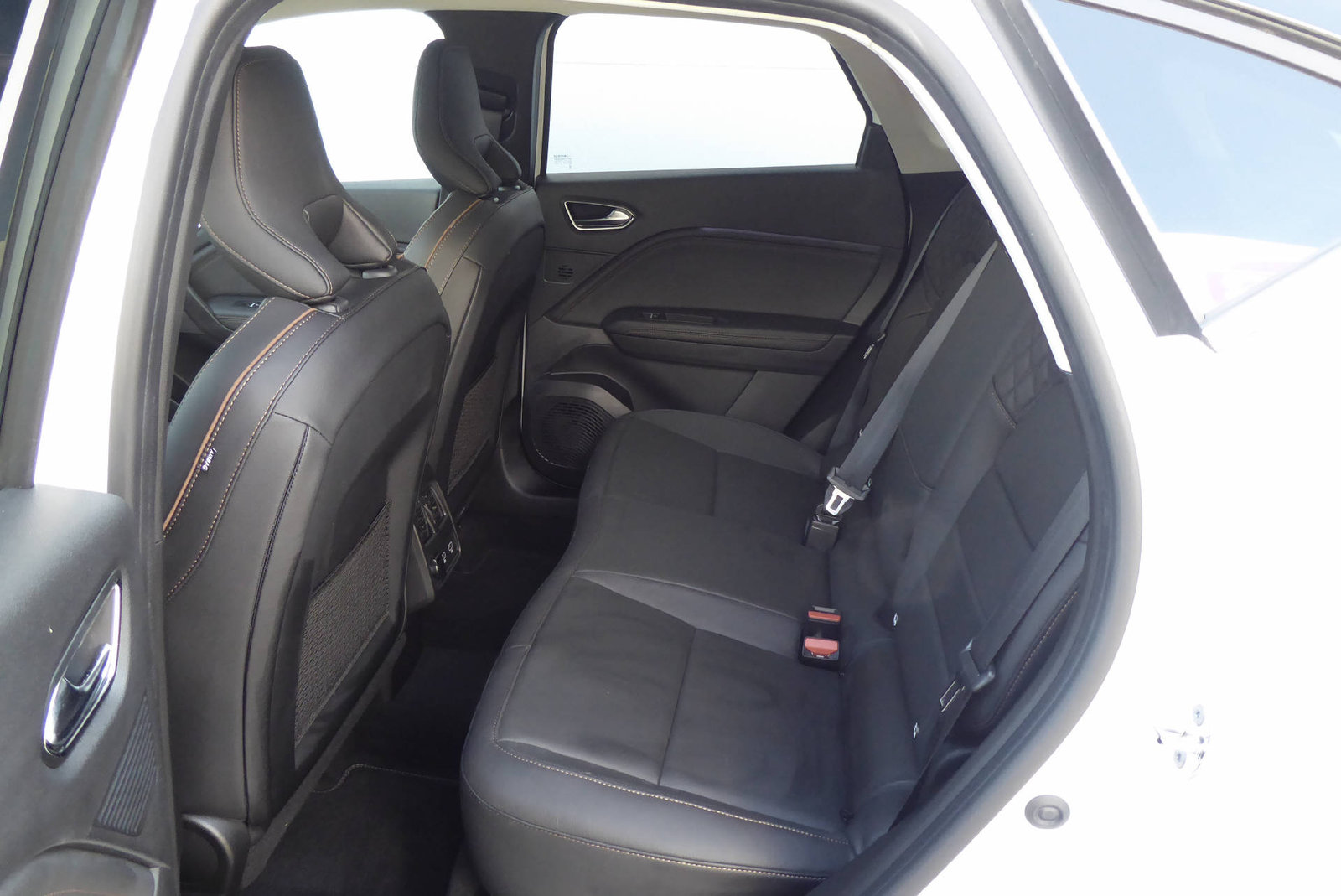 RENAULT Captur 1.6 E-Tech Plug-in Initiale, Plug-in-Hybrid Petrol/Electric, Second hand / Used, Automatic - 7