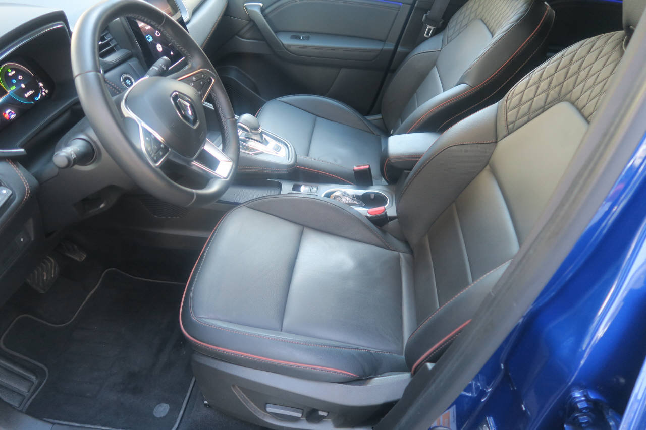 RENAULT Captur 1.6 E-Tech Plug-in iconic, Hybride Rechargeable Essence/Électricité, Occasion / Utilisé, Automatique - 4