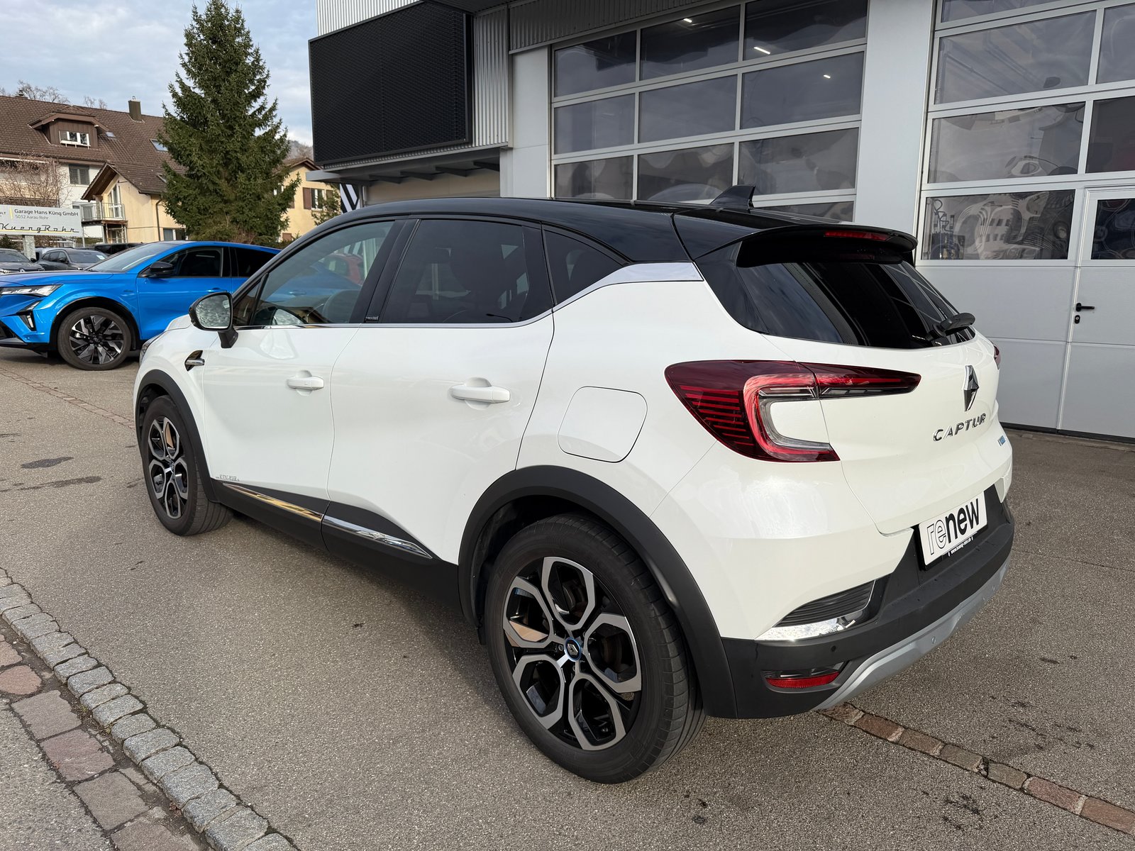 RENAULT Captur 1.6 E-Tech Plug-in Edition One, Plug-in-Hybrid Petrol/Electric, Second hand / Used, Automatic - 2