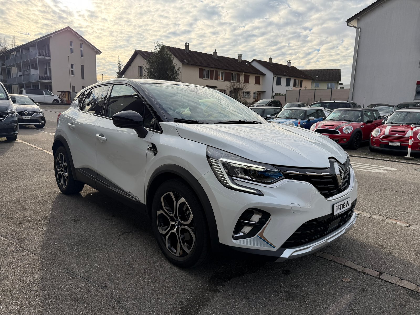 RENAULT Captur 1.6 E-Tech Plug-in Edition One, Plug-in-Hybrid Petrol/Electric, Second hand / Used, Automatic - 3