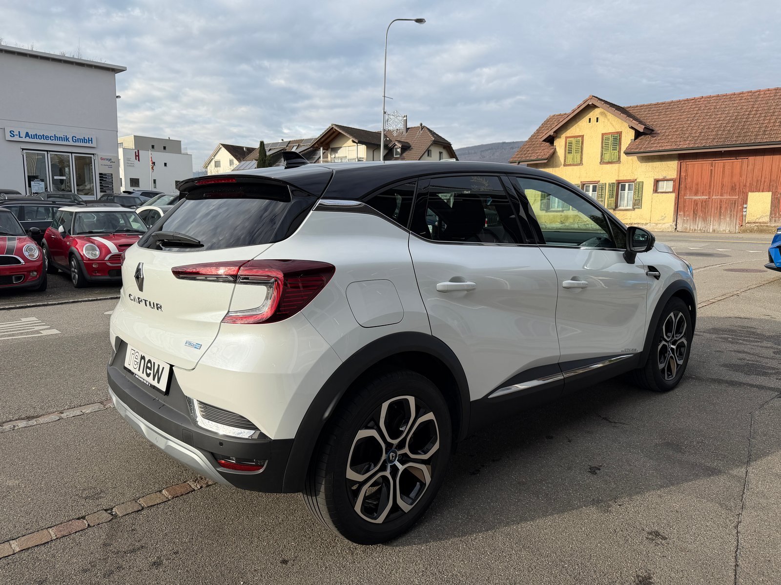 RENAULT Captur 1.6 E-Tech Plug-in Edition One, Plug-in-Hybrid Petrol/Electric, Second hand / Used, Automatic - 4