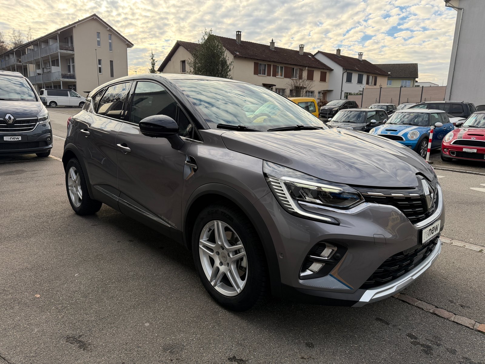 RENAULT Captur 1.6 E-Tech Plug-in Edition One, Hybride Rechargeable Essence/Électricité, Occasion / Utilisé, Automatique - 3