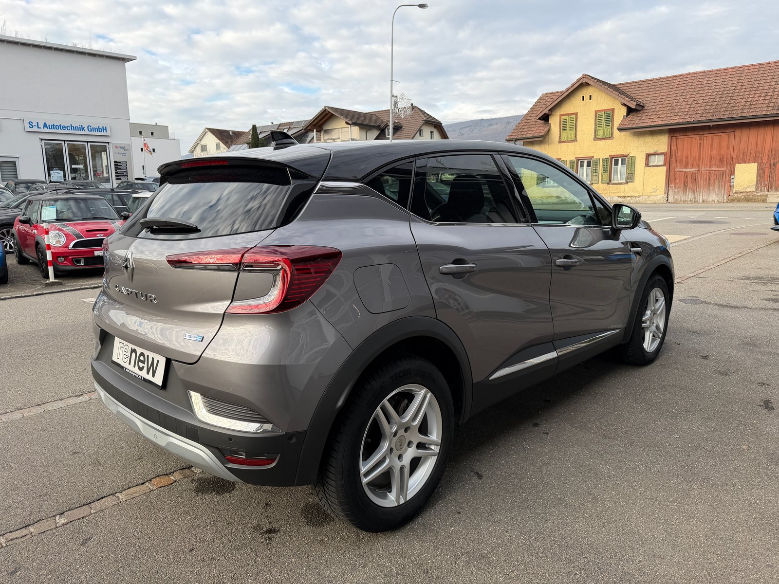 RENAULT Captur 1.6 E-Tech Plug-in Edition One, Hybride Rechargeable Essence/Électricité, Occasion / Utilisé, Automatique - 4