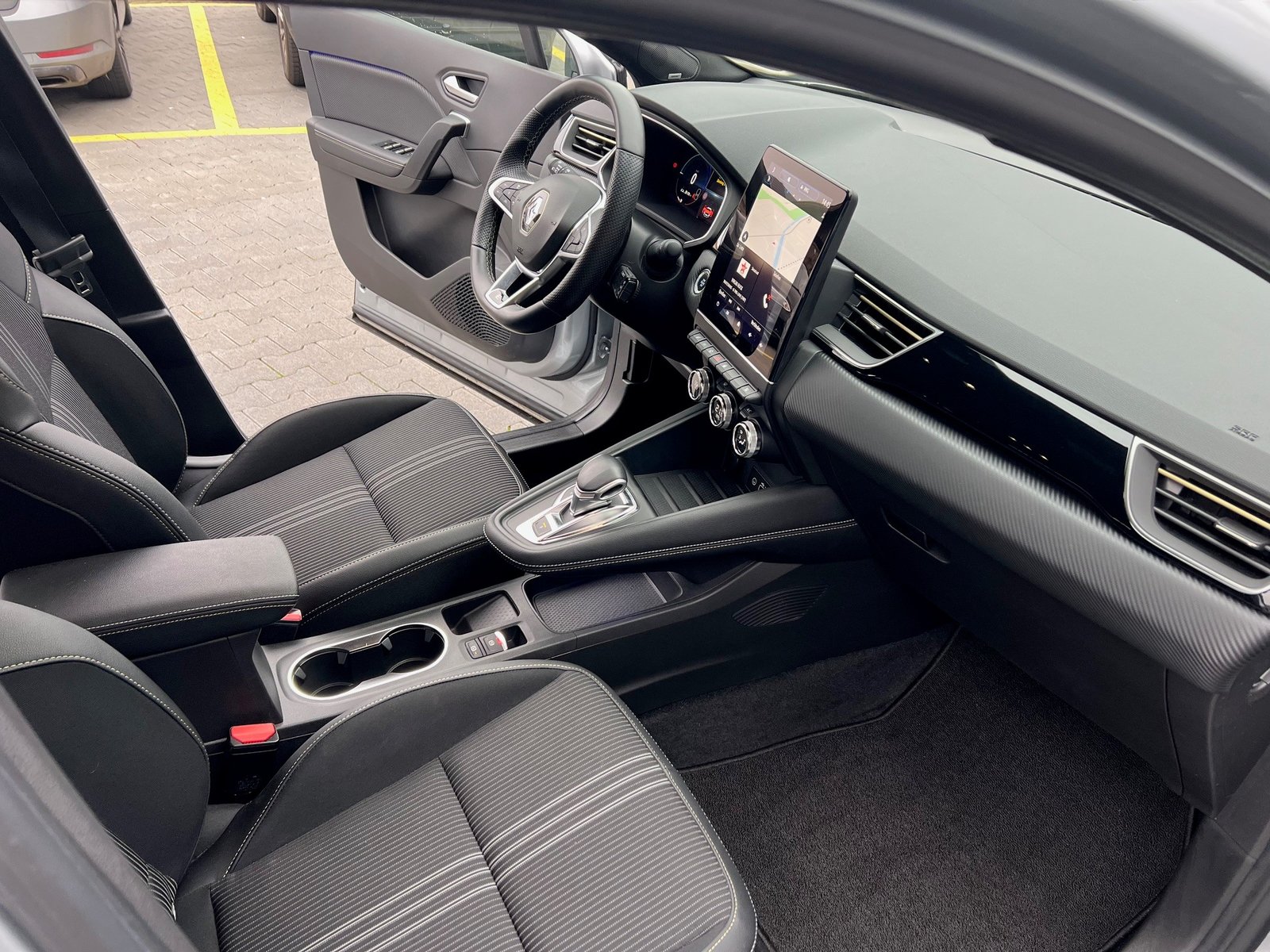 RENAULT Captur 1.6 E-Tech 145 E-Tech Engineered DHT, Full-Hybrid Petrol/Electric, Second hand / Used, Automatic - 7