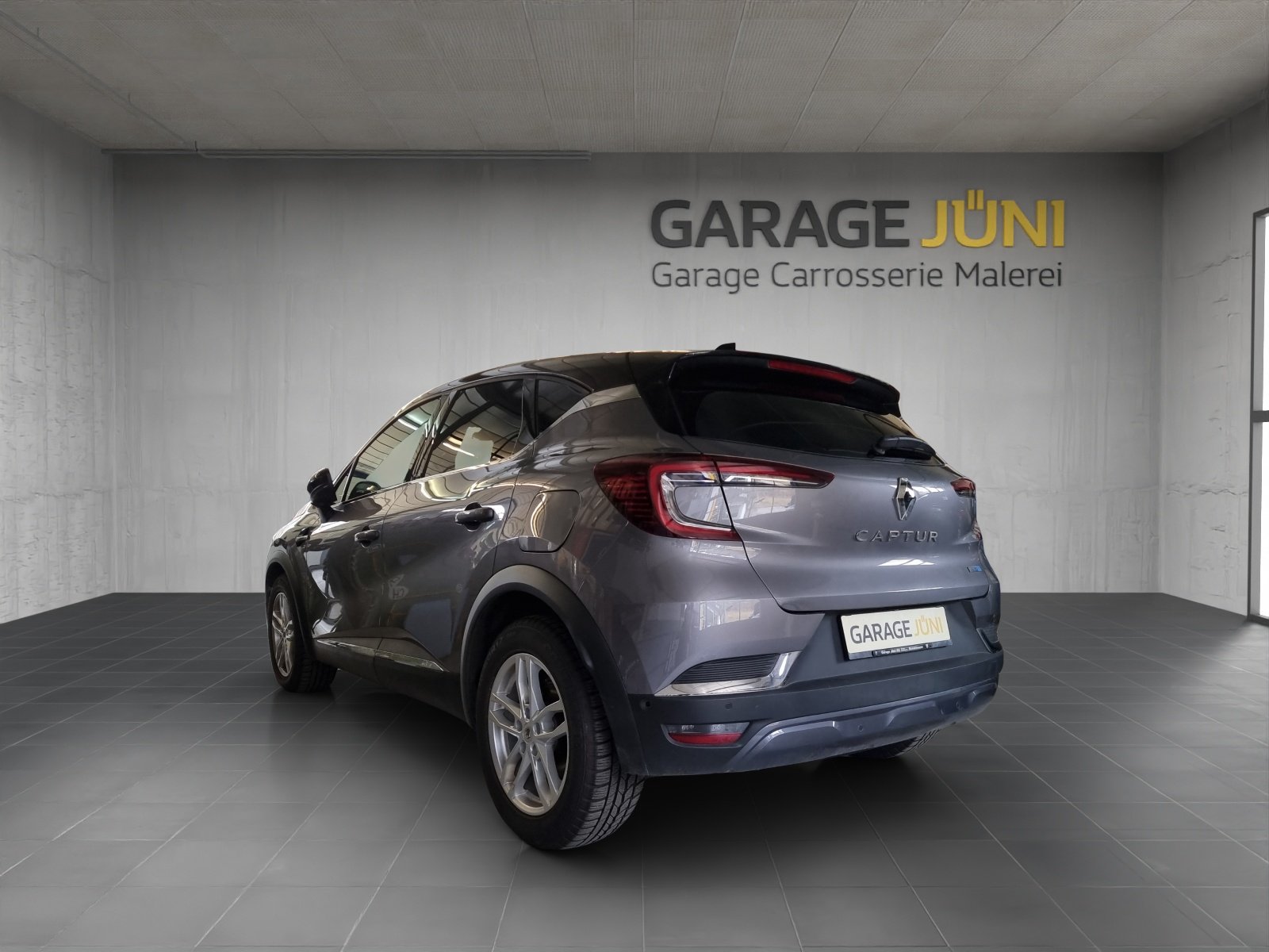 RENAULT Captur 1.6 E-Tech Plug-in Initiale, Plug-in-Hybrid Petrol/Electric, Second hand / Used, Automatic - 4