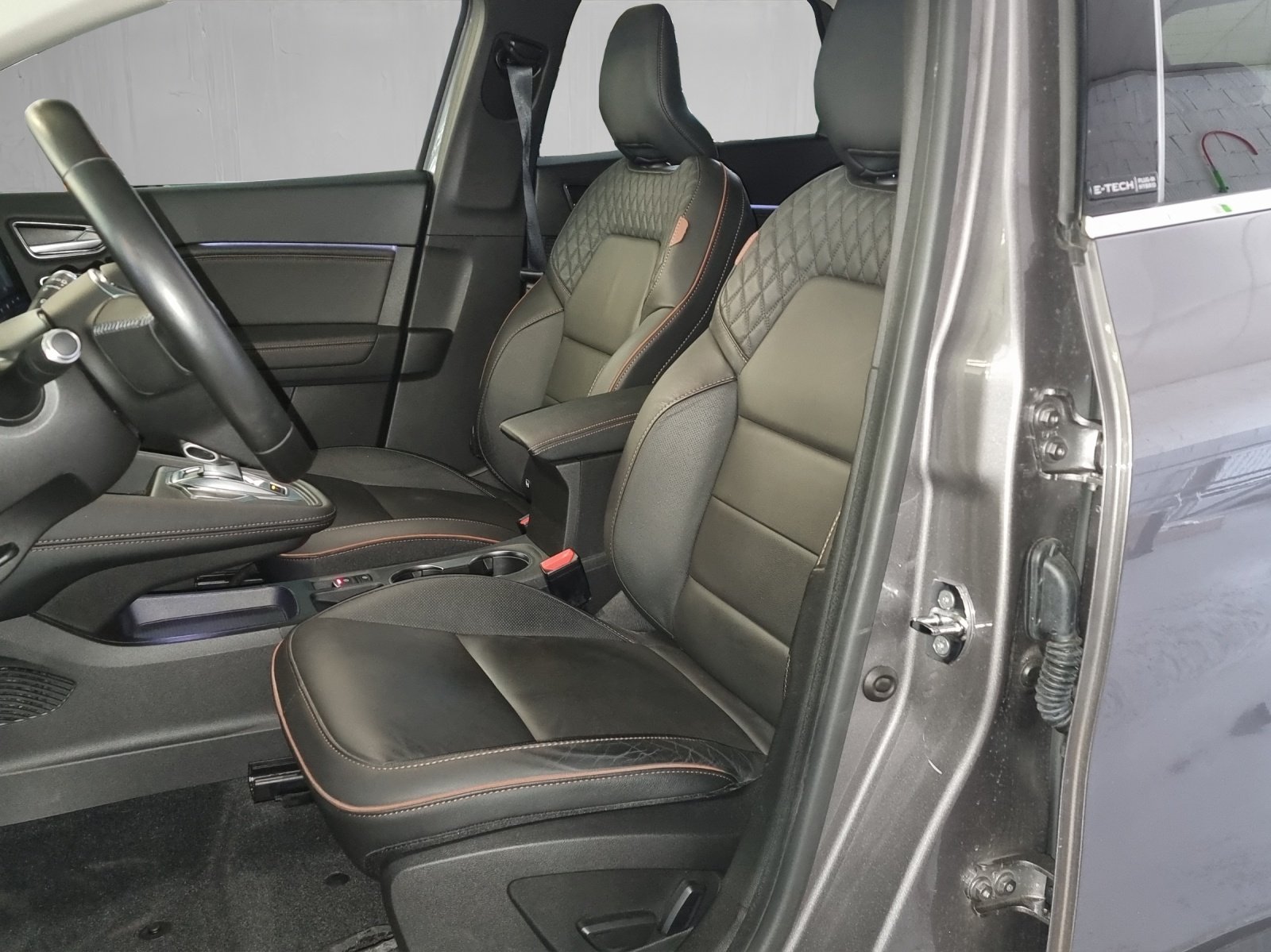 RENAULT Captur 1.6 E-Tech Plug-in Initiale, Plug-in-Hybrid Petrol/Electric, Second hand / Used, Automatic - 7