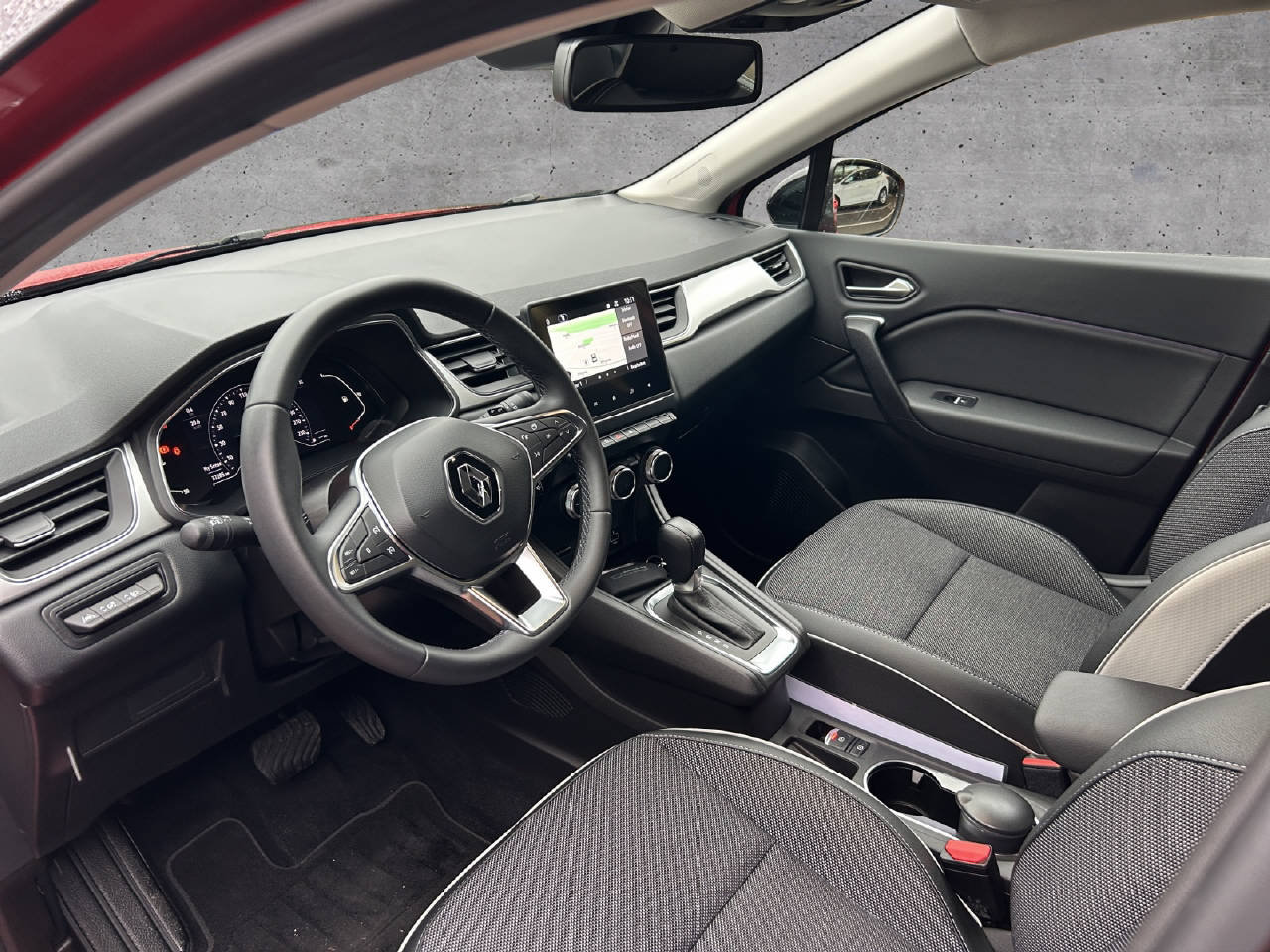 RENAULT Captur 1.3 TCe 160 Intens EDC, Mild-Hybrid Petrol/Electric, Second hand / Used, Automatic - 6