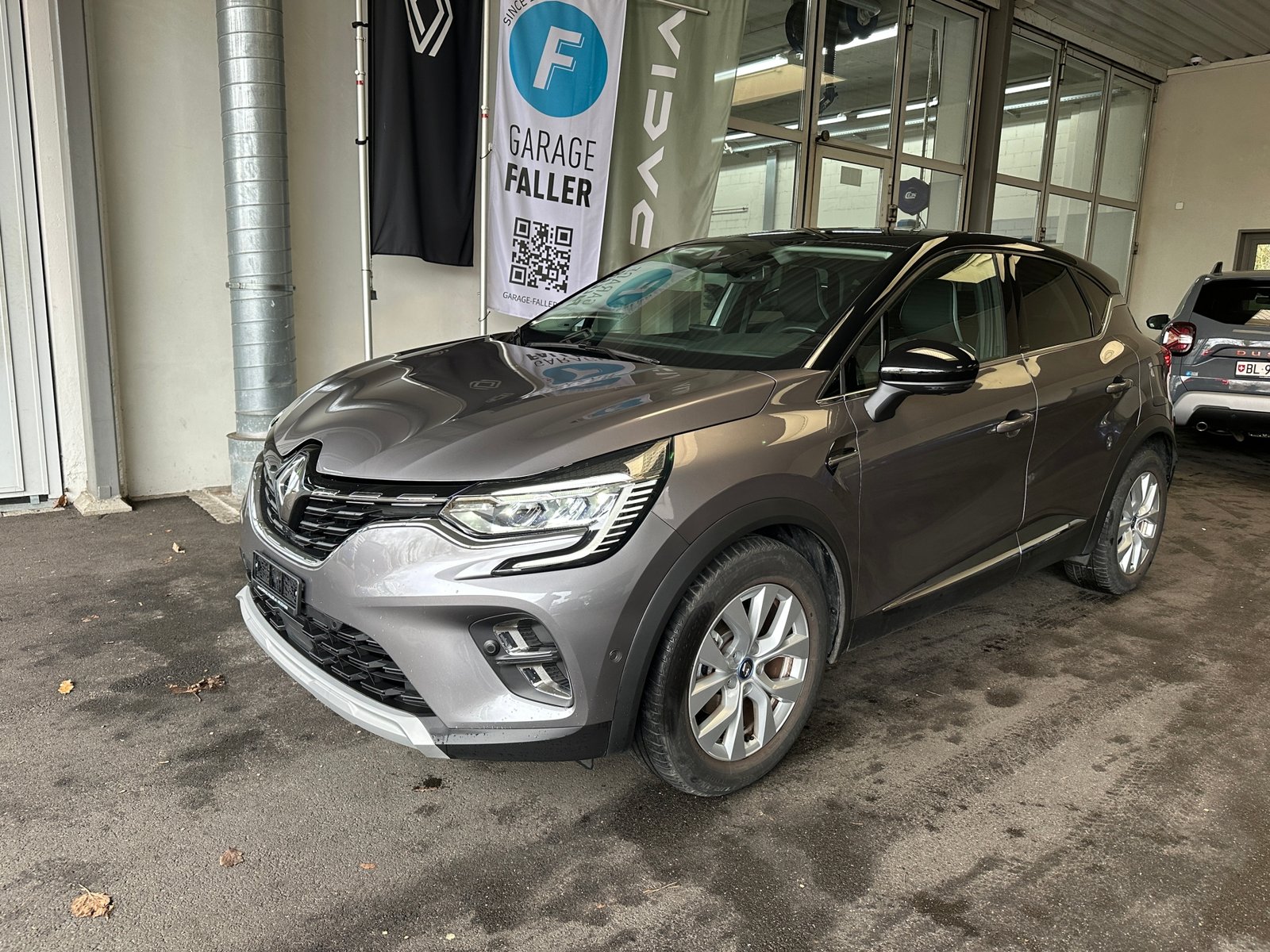 RENAULT Captur 1.6 E-Tech Plug-in Intens