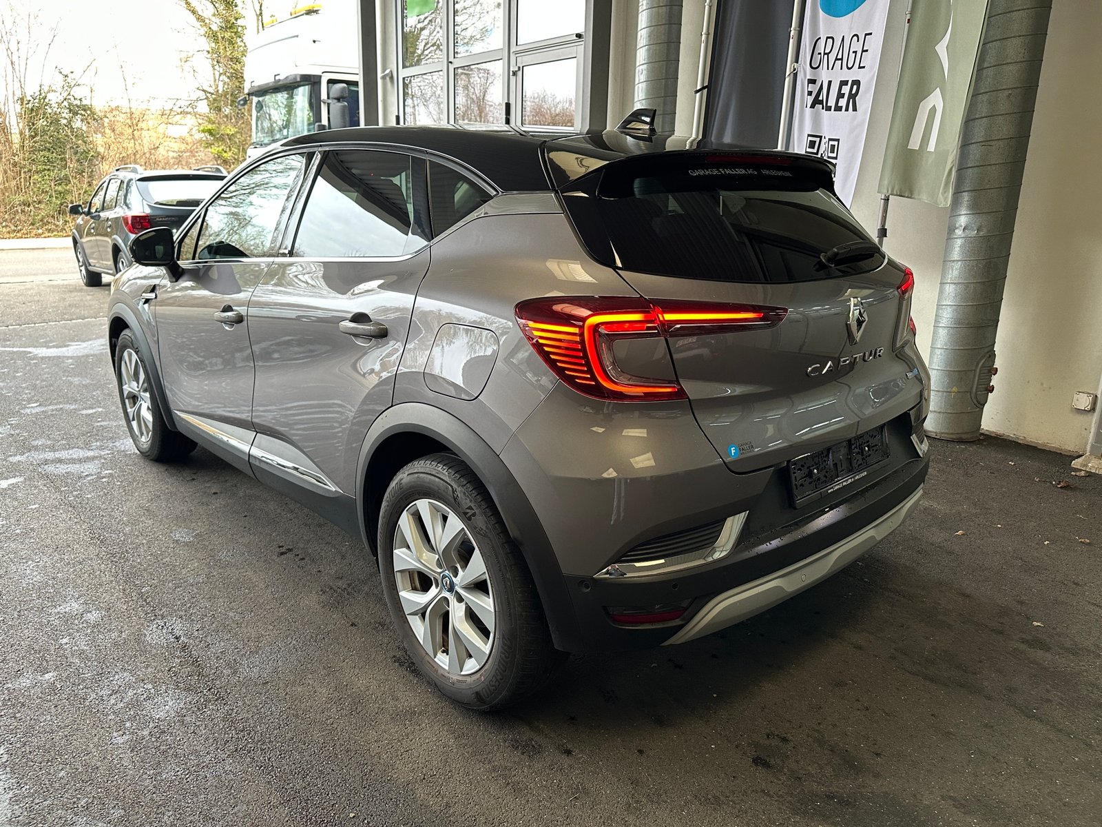RENAULT Captur 1.6 E-Tech Plug-in Intens, Hybride Rechargeable Essence/Électricité, Occasion / Utilisé, Automatique - 3
