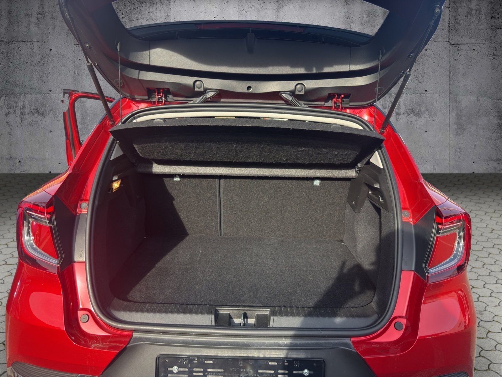 RENAULT Captur 1.6 E-Tech Plug-in Intens, Hybride Rechargeable Essence/Électricité, Occasion / Utilisé, Automatique - 5