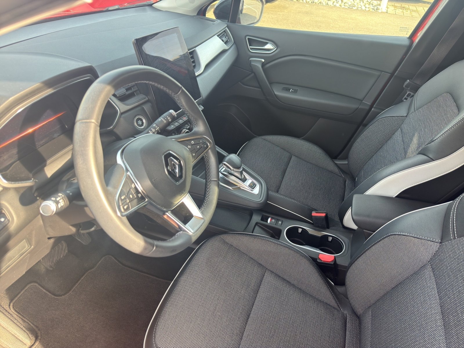 RENAULT Captur 1.6 E-Tech Plug-in Intens, Hybride Rechargeable Essence/Électricité, Occasion / Utilisé, Automatique - 6