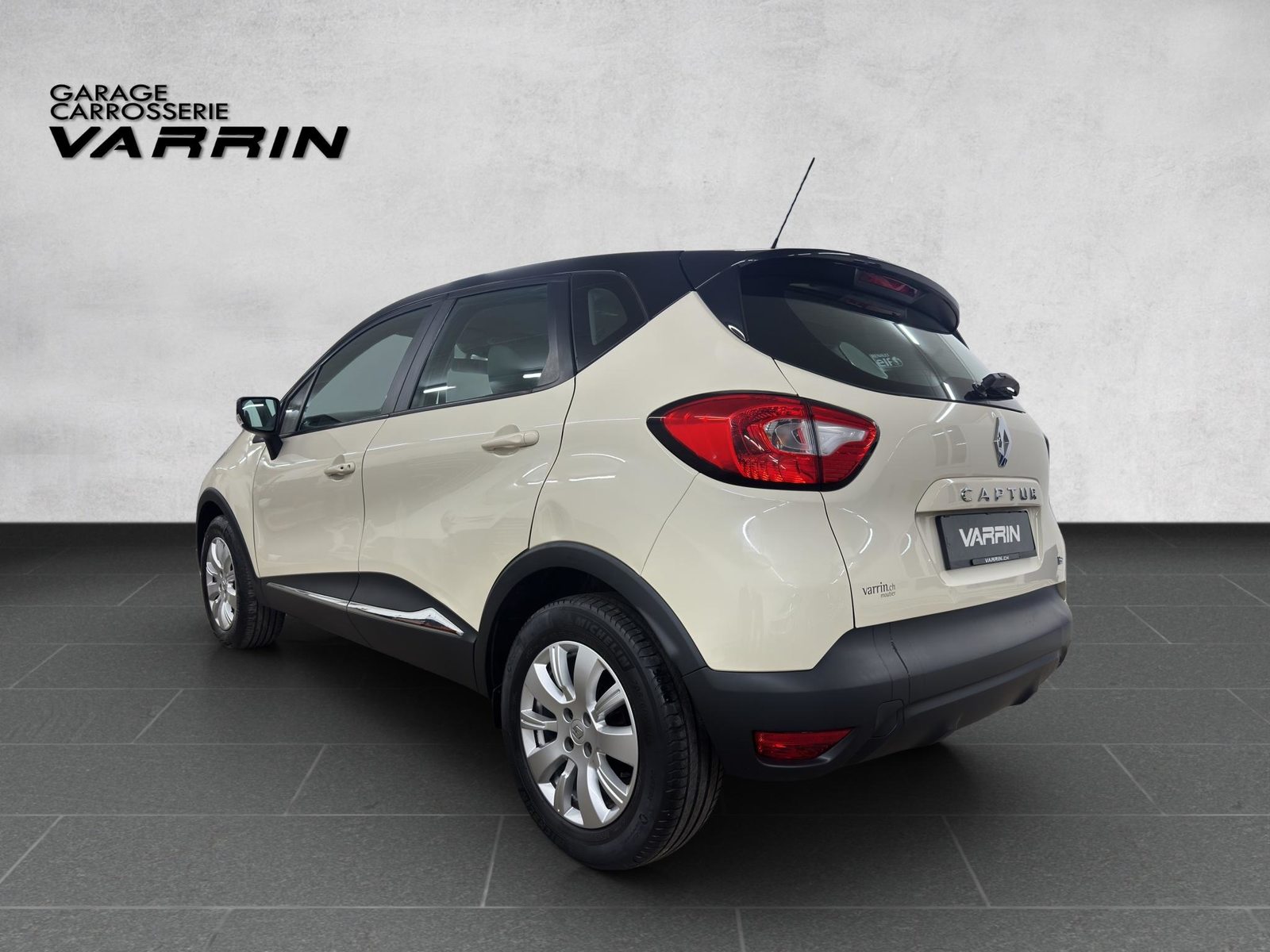RENAULT Captur 1.2 TCe Dynamique EDC, Essence, Occasion / Utilisé, Automatique - 4