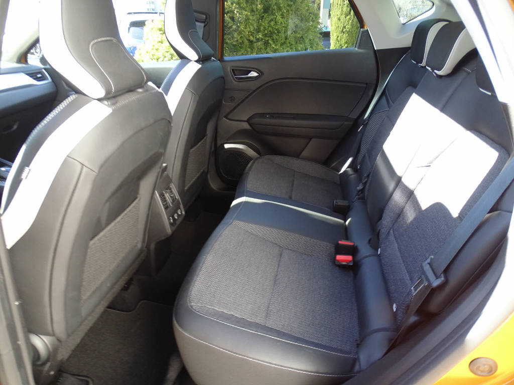 RENAULT Captur 1.3 TCe 140 Intens EDC, Hybride Léger Essence/Électricité, Occasion / Utilisé, Automatique - 7