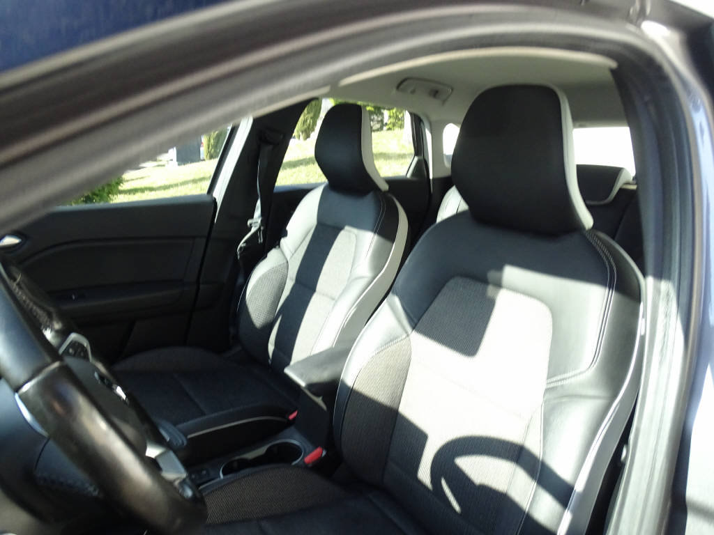 RENAULT Captur 1.6 E-Tech Plug-in Intens, Plug-in-Hybrid Benzin/Elektro, Occasion / Gebraucht, Automatik - 5