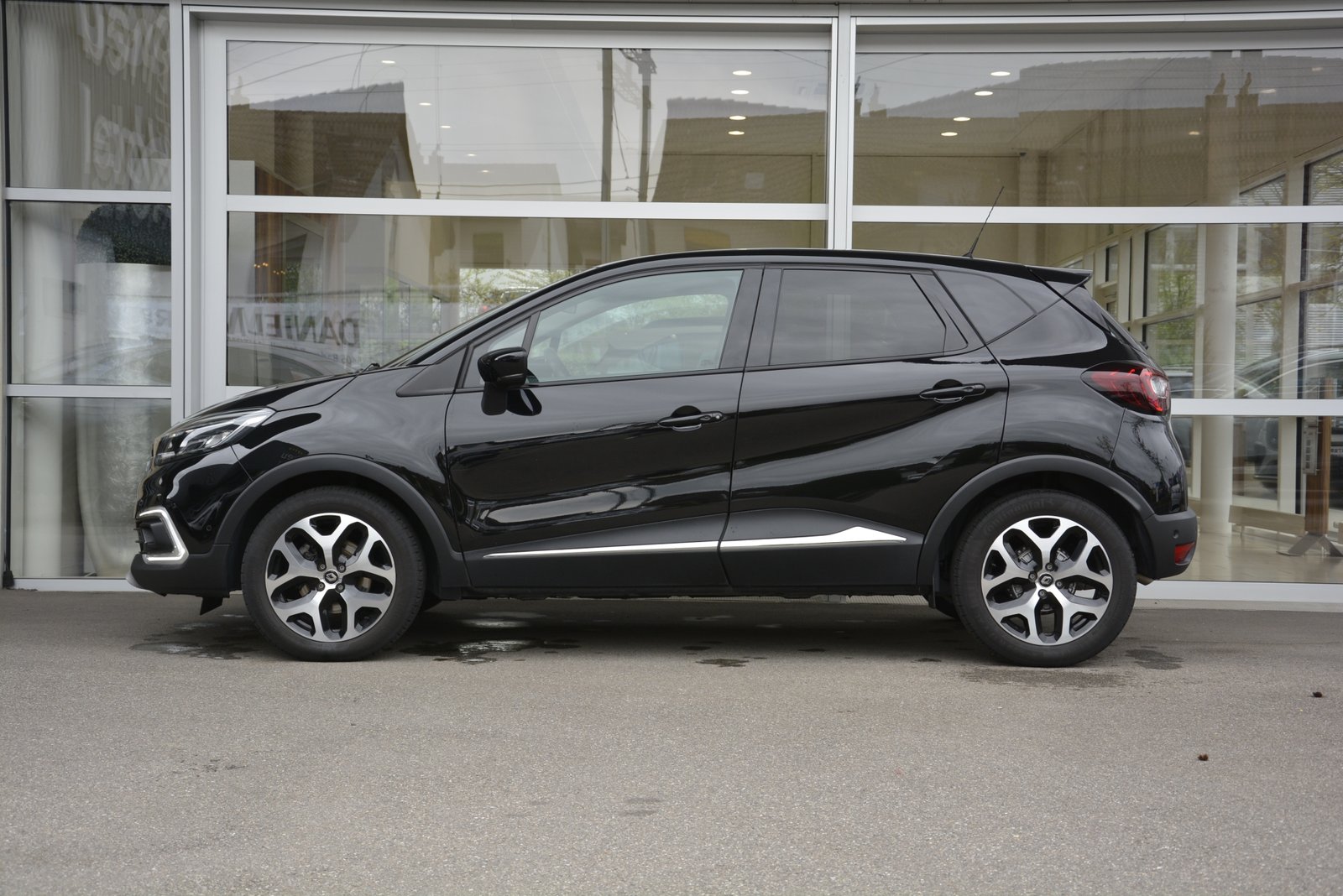 RENAULT Captur Intens TCE 150 EDC, Petrol, Second hand / Used, Automatic - 3