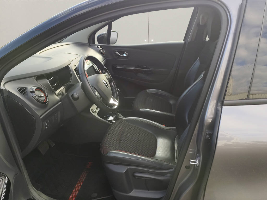 RENAULT Captur 1.2 TCe Helly Hansen EDC, Petrol, Second hand / Used, Automatic - 4