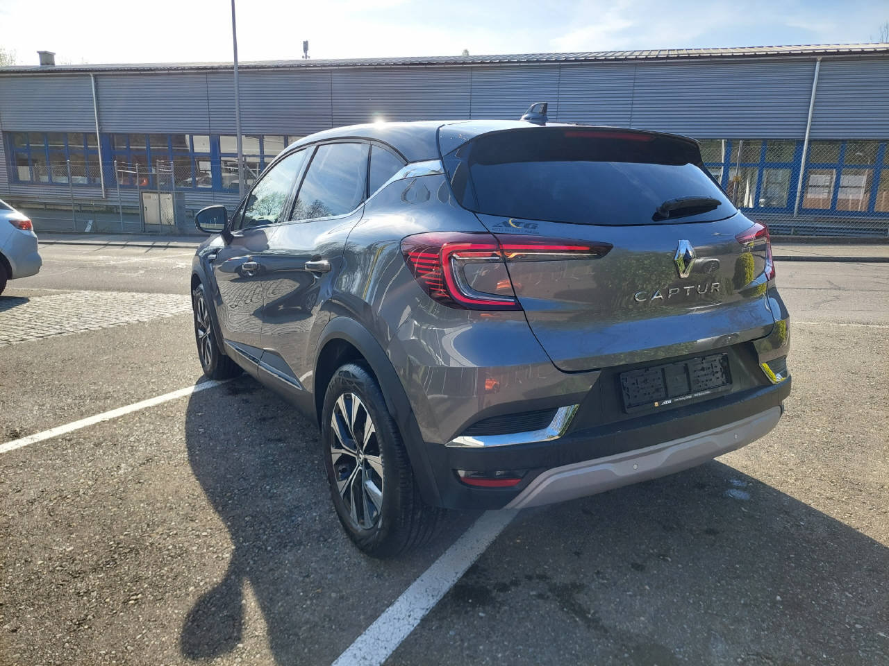 RENAULT Captur 1.3 TCe 140 Intens EDC, Mild-Hybrid Benzin/Elektro, Occasion / Gebraucht, Automatik - 4