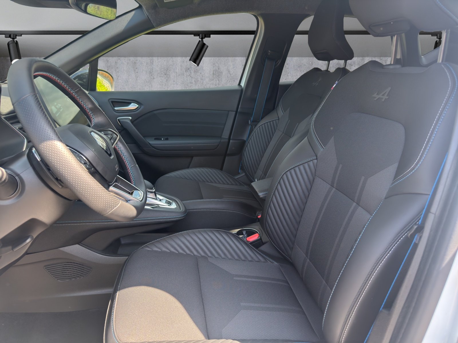 RENAULT Captur 1.3 TCe Esprit Alpine EDC, Mild-Hybrid Benzin/Elektro, Occasion / Gebraucht, Automatik - 6