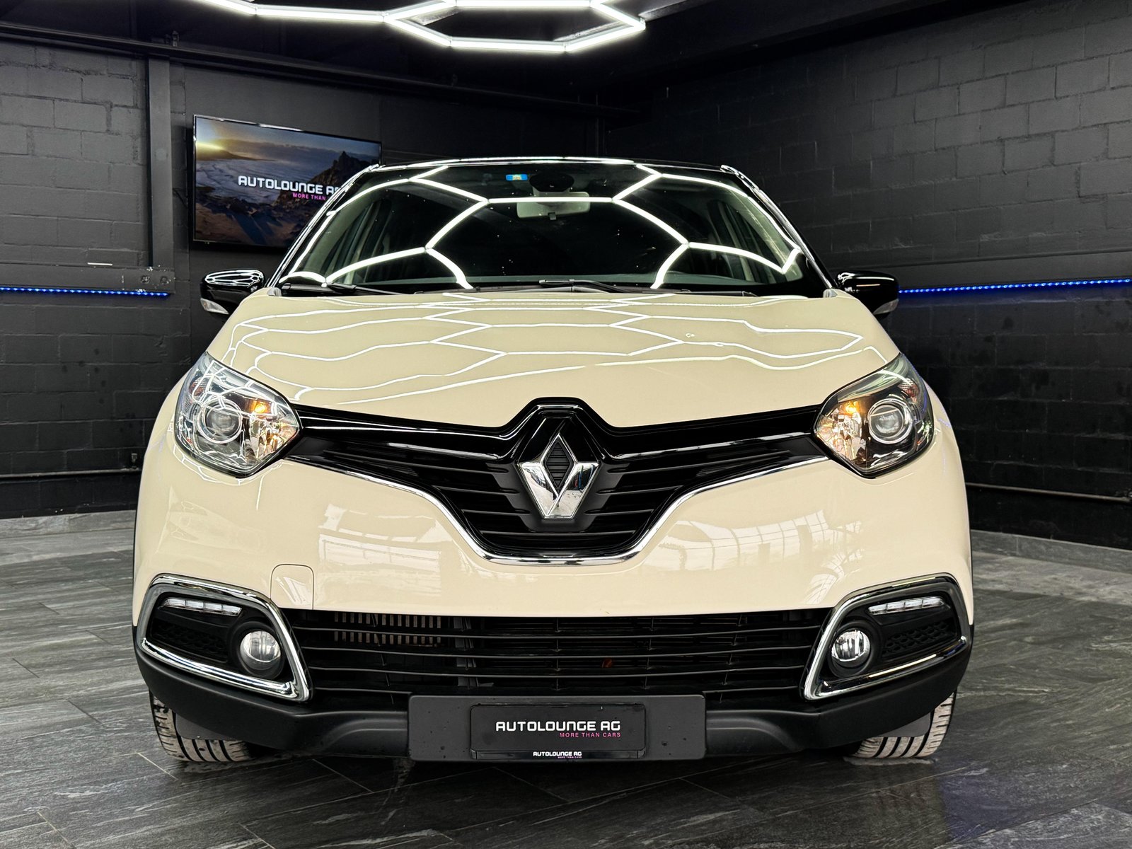 RENAULT Captur 1.5 dCi Privilège, Diesel, Second hand / Used, Manual - 3