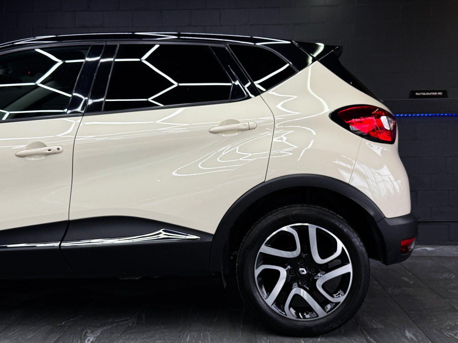 RENAULT Captur 1.5 dCi Privilège, Diesel, Second hand / Used, Manual - 7