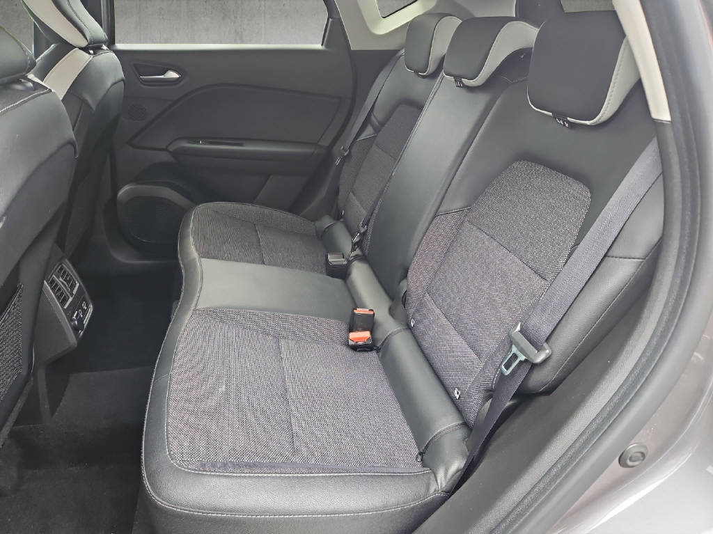 RENAULT Captur 1.3 TCe 140 techno EDC, Mild-Hybrid Benzin/Elektro, Occasion / Gebraucht, Automatik - 6