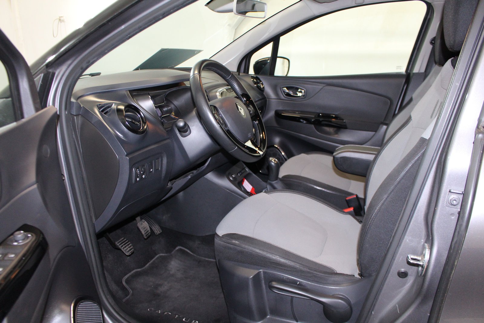 RENAULT Captur 1.5 dCi Privilege S/S, Diesel, Occasion / Utilisé, Manuelle - 7