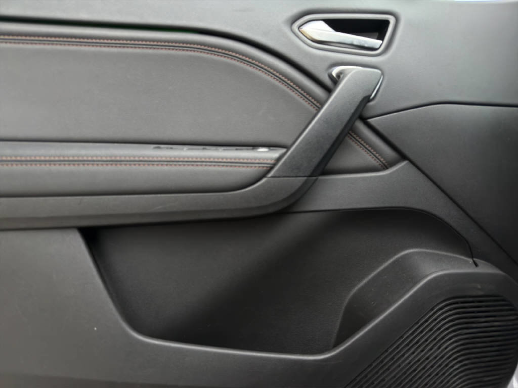 RENAULT Captur 1.6 E-Tech Plug-in Initiale, Plug-in-Hybrid Benzina/Elettrica, Occasioni / Usate, Automatico - 7