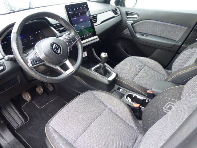 RENAULT Captur 1.3 TCe 140 techno, Mild-Hybrid Petrol/Electric, Second hand / Used, Manual - 5